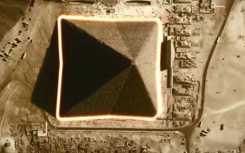Eight Sides of the Great Pyramid of Giza
