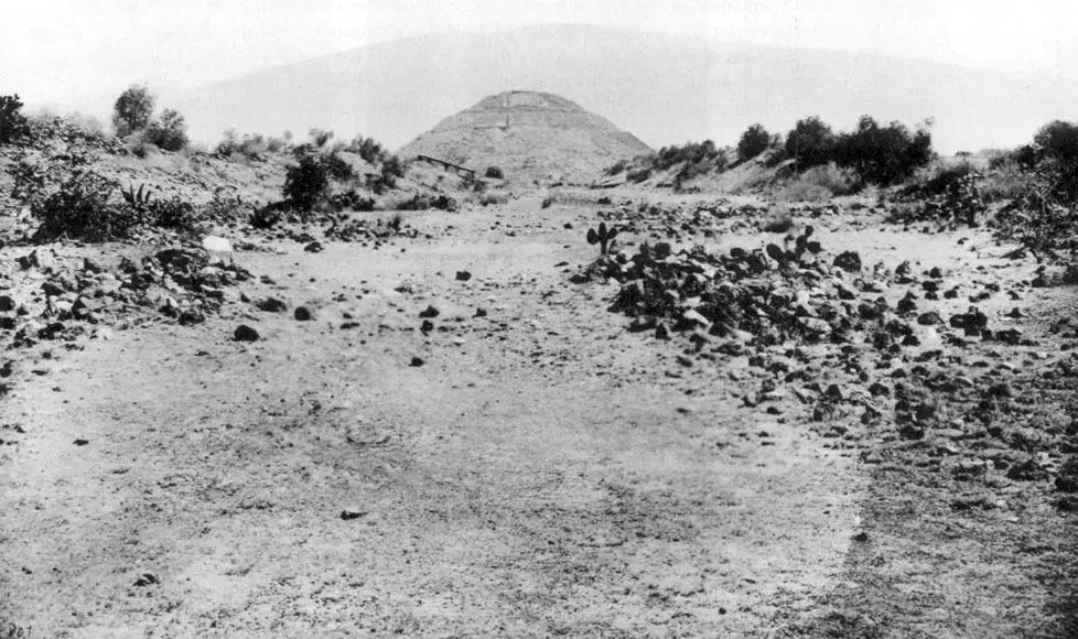 Avenue Of The Dead with Pyramid Of The Moon in 1905, before restoration. Teotihuacan, Mexico. Image Credit